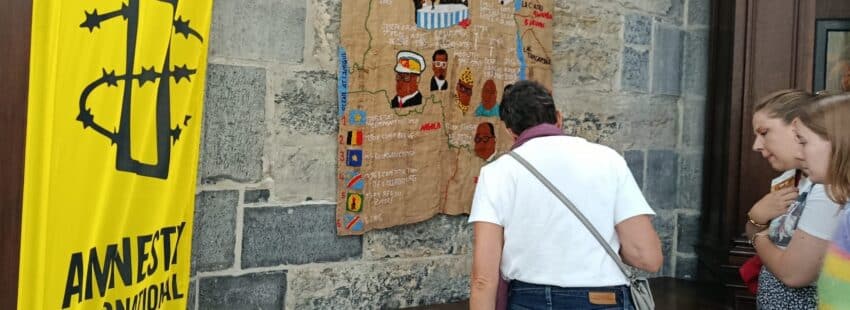 Exposición sobre el genocidio congoleño en la iglesia de San Nicolás de Gante