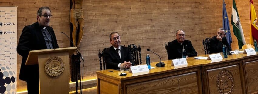 El arzobispo de Granada pide a las universidades católicas evitar “ser fábricas expendedoras de