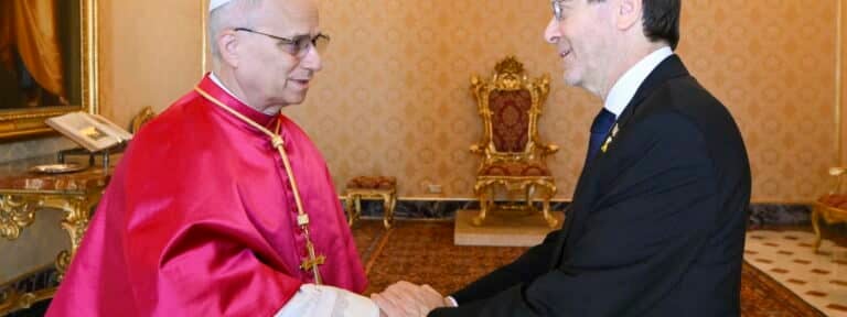 Llamada entre el Papa y el presidente israelí sobre la necesidad de reabrir el diálogo