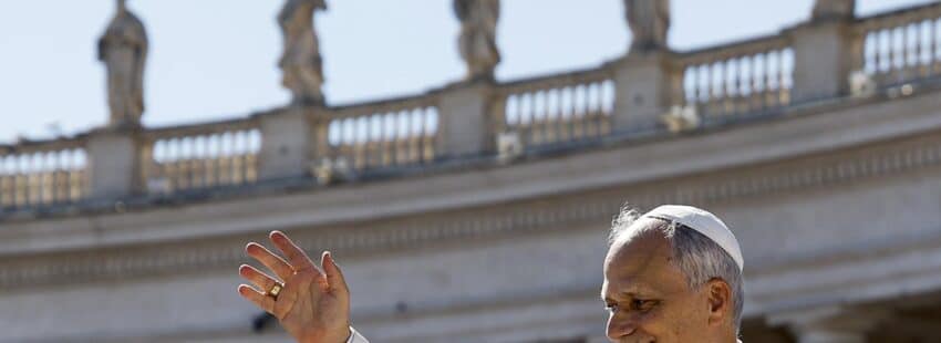 León XIV, en la Plaza de San Pedro