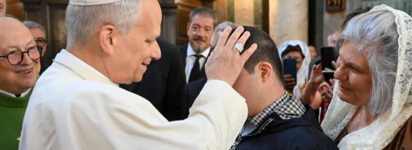 León XIV celebra misa en la parroquia de Santa Ana