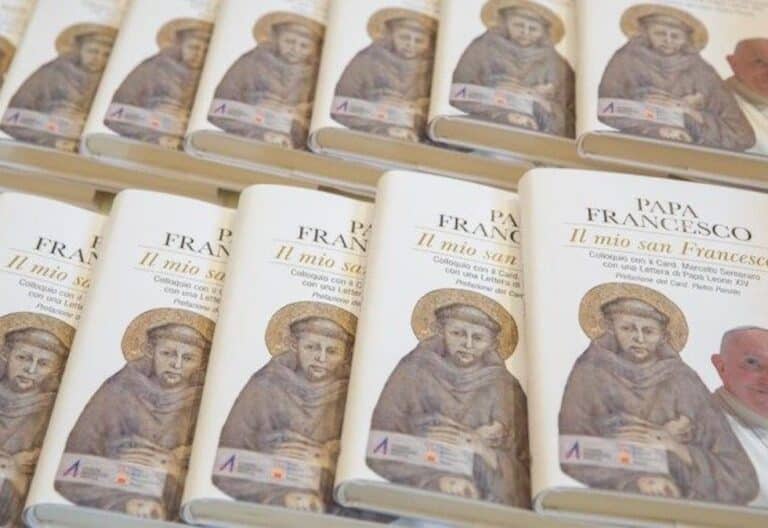Libro-entrevista póstumo del papa Francisco: así era su relación con el ‘Poverello’ de Asís