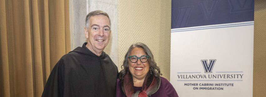 El nuevo prior general de los agustinos con la profesora Michele Pistone