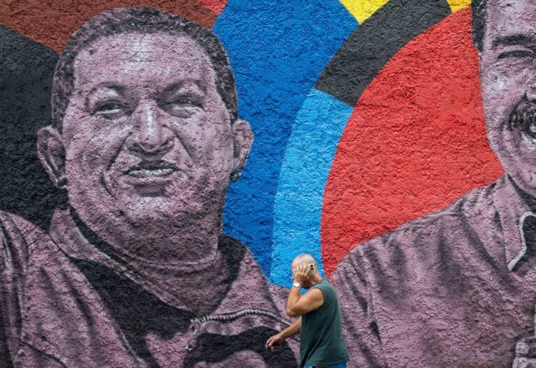 Mural con Chávez y Maduro en Venezuela