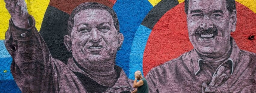 Mural con Chávez y Maduro en Venezuela