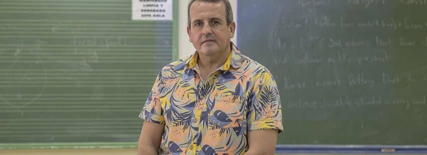 Nico Montero, cantautor y director de un colegio público en Cádiz