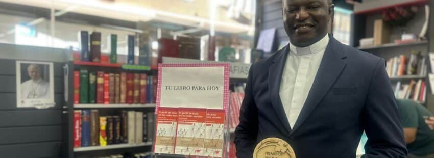 El ganador del VII Premio de Ensayo Teológico Joven, Emmanuel Lwamba Bilnda