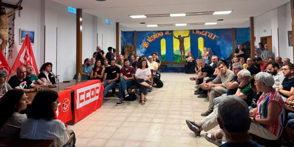 CCOO, UGT y la HOAC, en San Carlos Borromeo (Entrevías)