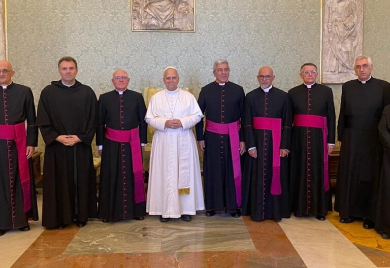 El equipo del Tribunal de la Rota de España, con León XIV