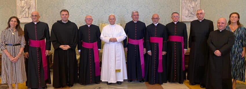 El equipo del Tribunal de la Rota de España, con León XIV