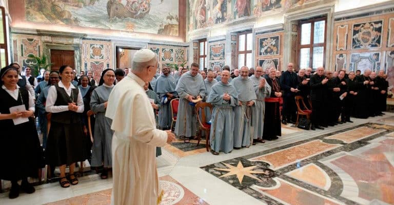 León XIV recibe a varias congregaciones que están en Roma celebrando su capítulo general