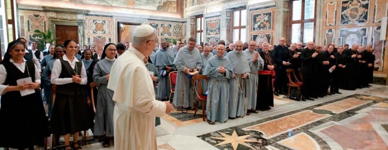 León XIV recibe a varias congregaciones que están en Roma celebrando su capítulo general