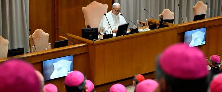 León XIV recibe a los obispos recién ordenados en el Vaticano