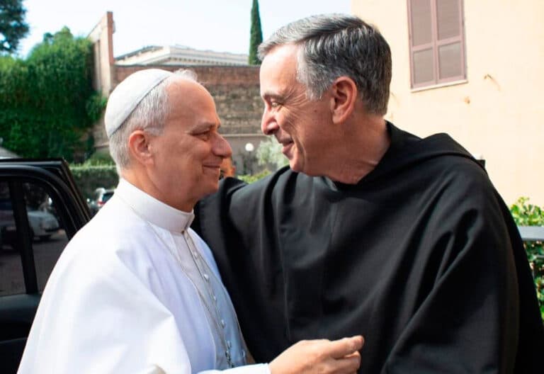 León XIV, con el nuevo prior general de los agustinos