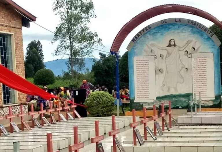 Tumba de los seminaristas mártires de Burundi