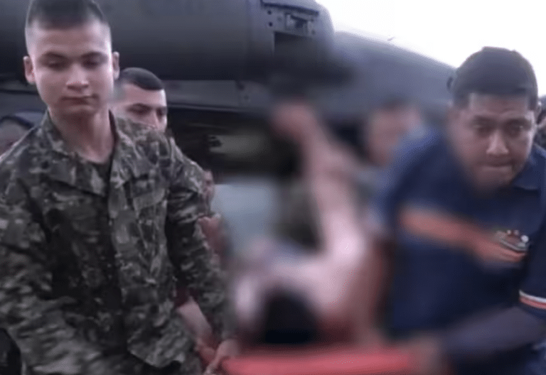 Soldados colombianos quemados