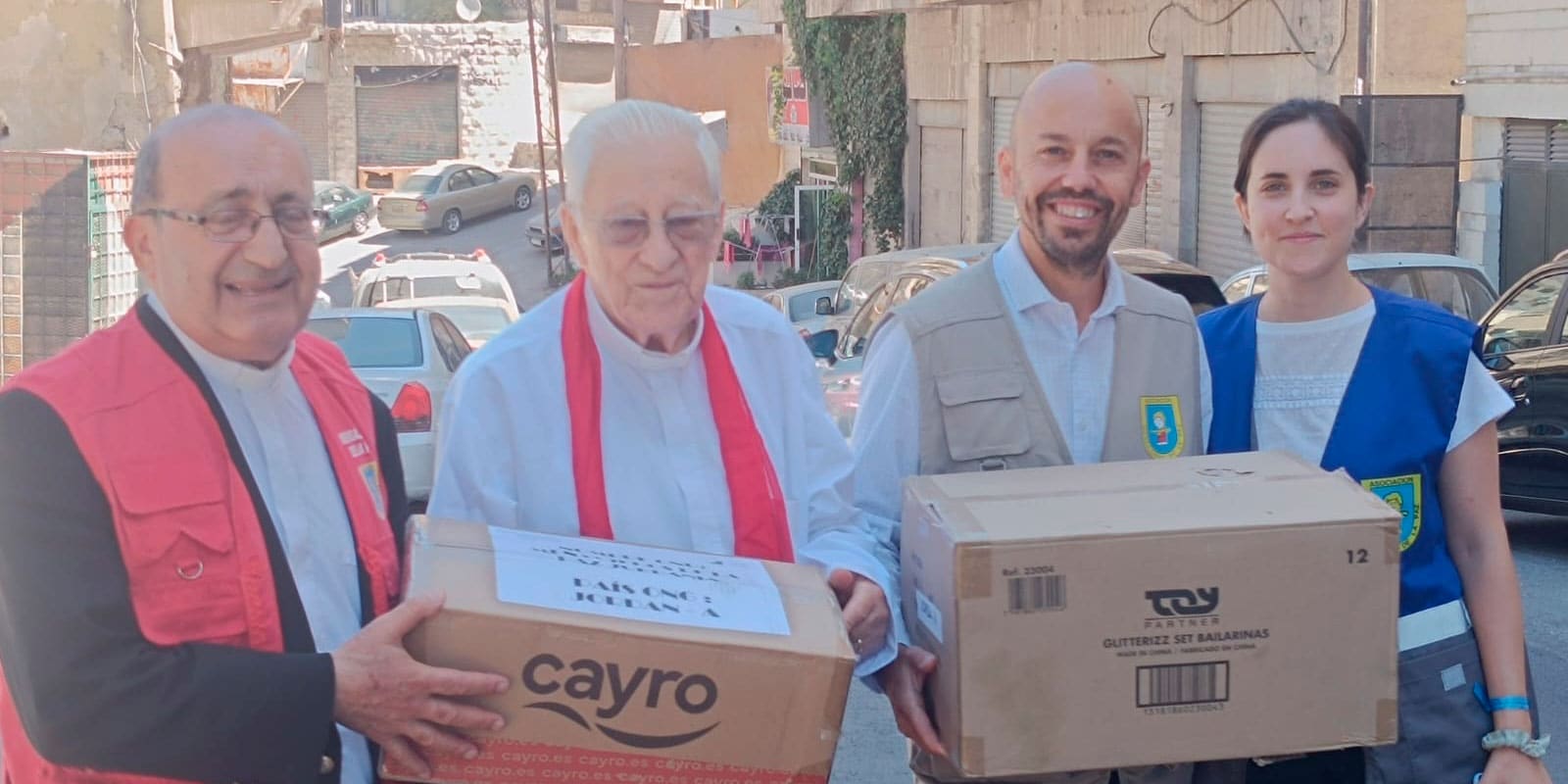 El Padre Ángel y un equipo de Mensajeros de la Paz, en su visita a Jordania