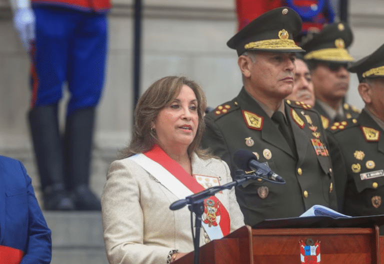 Dina Boluarte, presidenta de Perú