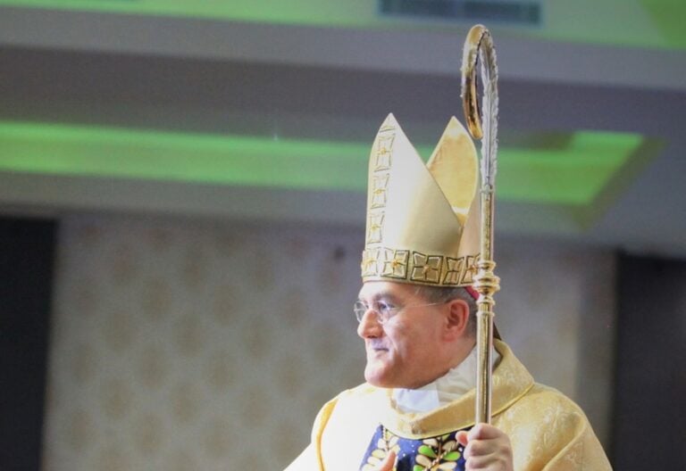 El nuncio Piero Pioppo