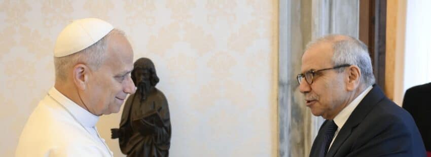 León XIV calienta motores para su viaje al Líbano recibiendo a su primer ministro