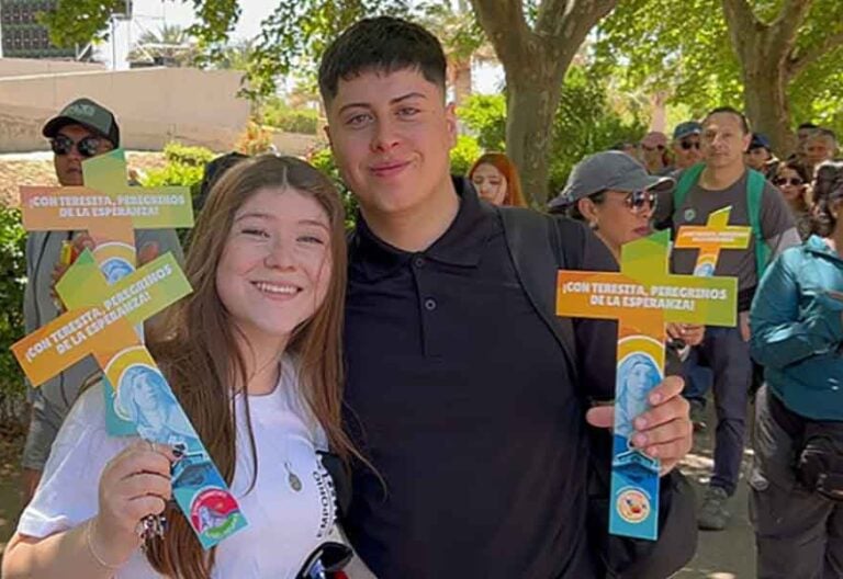 Los jóvenes chilenos proclaman su esperanza peregrinando al santuario de Teresita de Los Andes