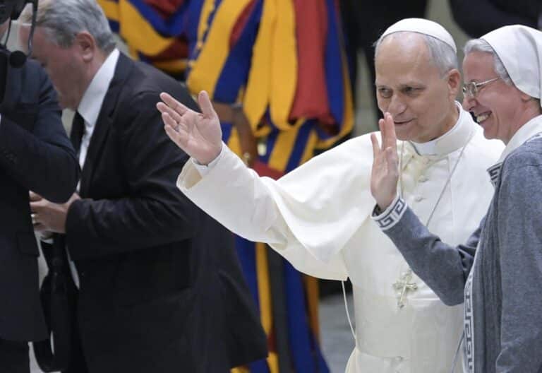 León XIV, con Simona Brambilla