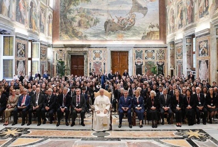 León XIV anima a los diplomáticos de la Santa Sede a “unir servicio y humildad” en su labor