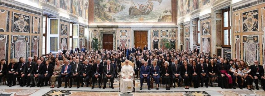 León XIV anima a los diplomáticos de la Santa Sede a “unir servicio y humildad” en su labor