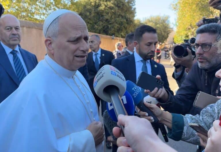 León XIV: “Debemos reducir el odio y volver a dialogar. El mundo necesita caminos de paz”