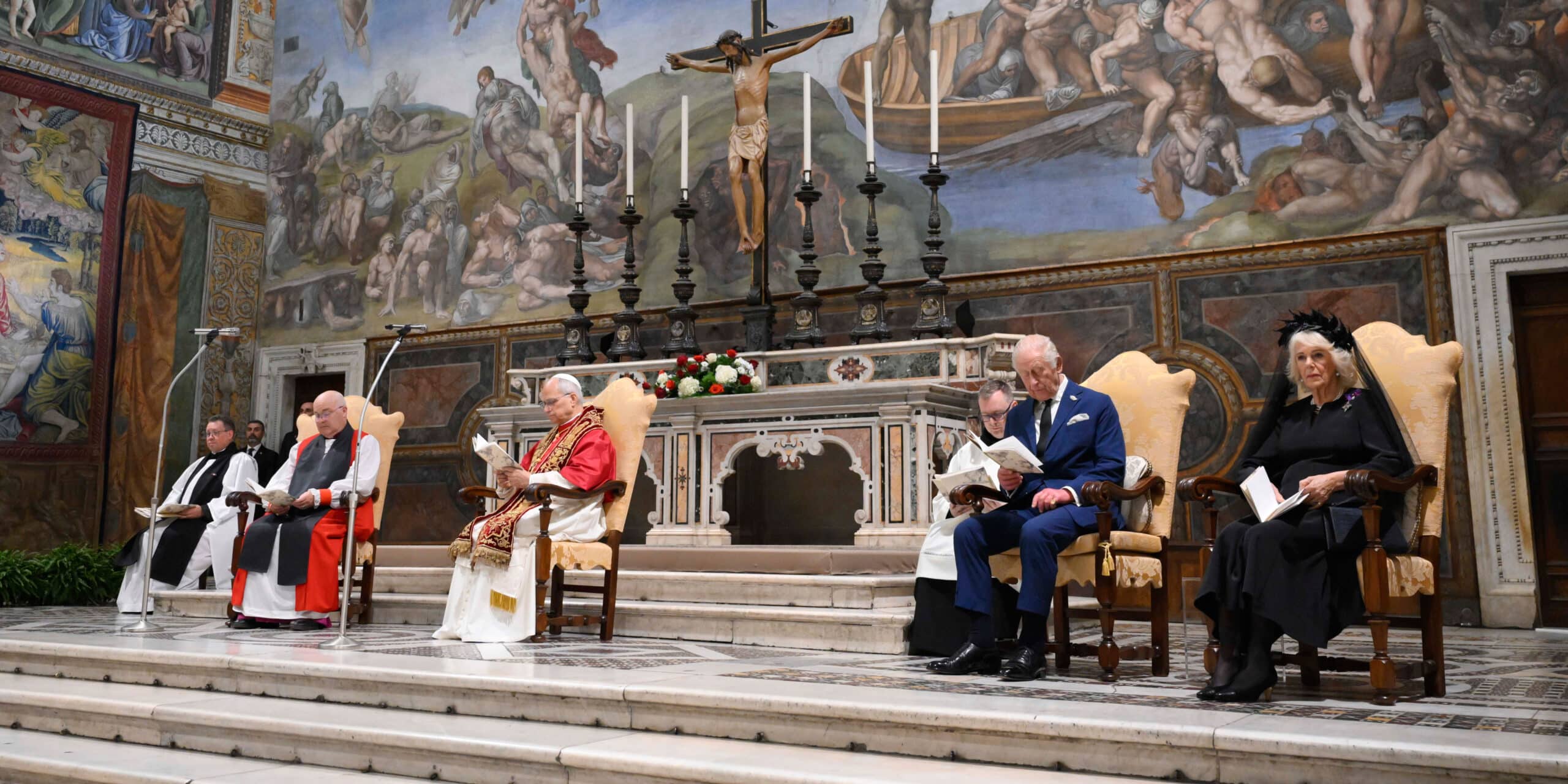 Carlos III con León XIV en la Capilla Sixtina