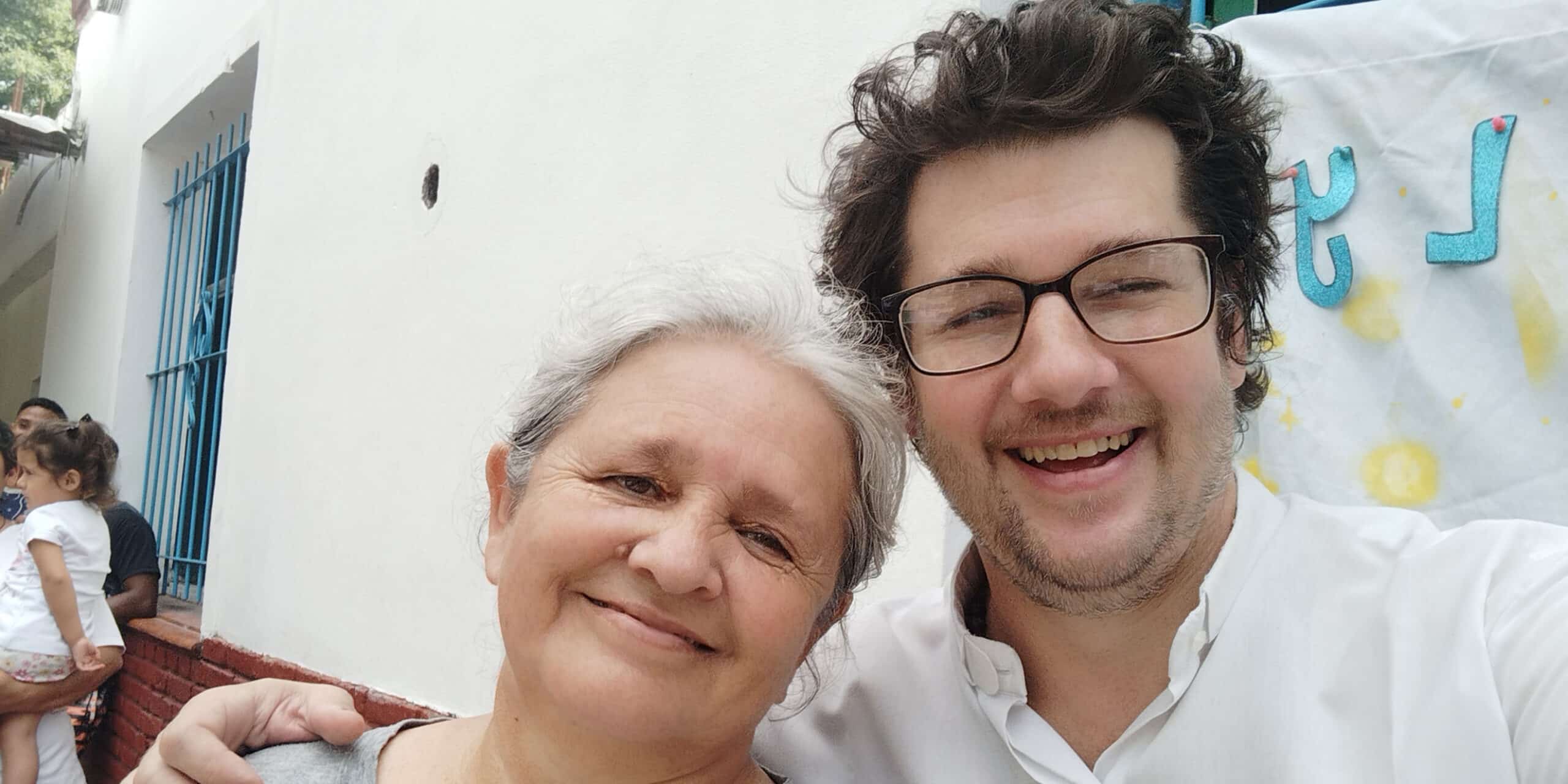 Carlos Olivero, cura argentino villero y coordinador de la Red de Comunidades Organizadas (RECOR)