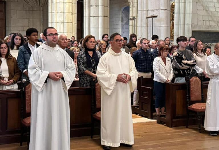 Patxi y Josu Antón, padre e hijo se convierten en diáconos en la misma celebración