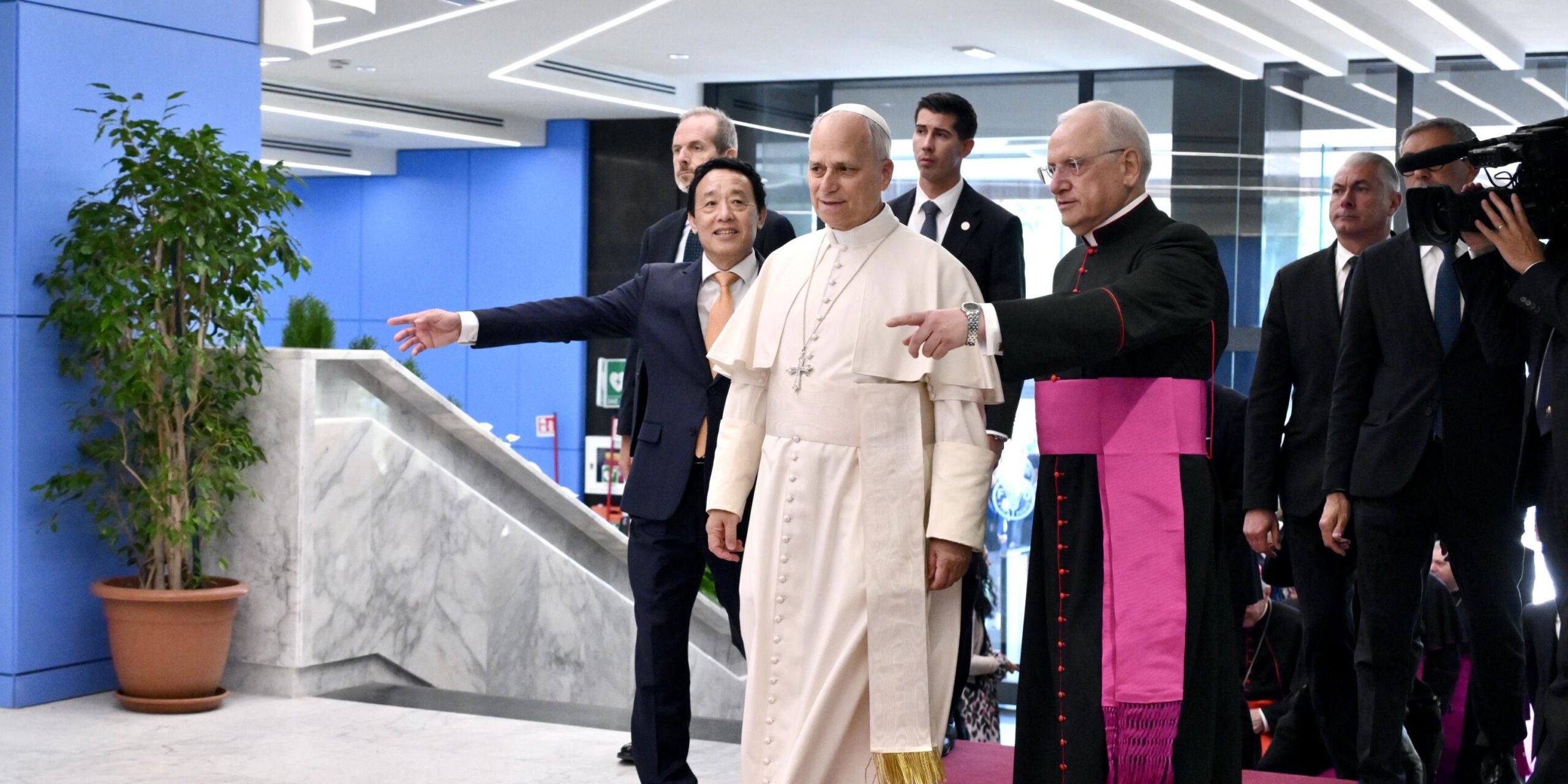 León XIV visita la sede de la FAO