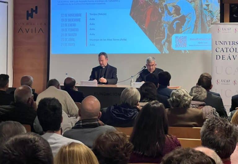 Luis Argüello, en la Universidad Católica de Ávila