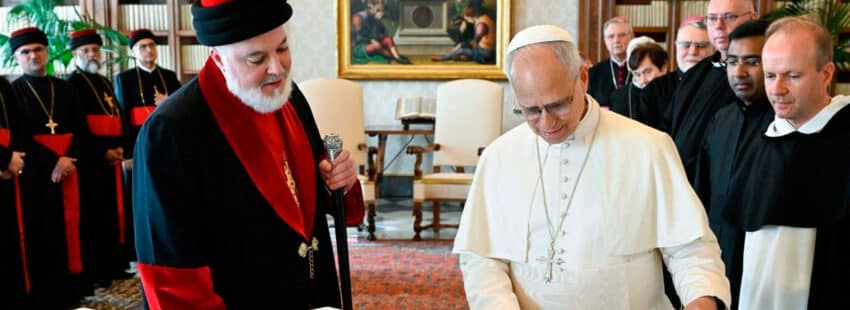 León XIV con Mar Awa III