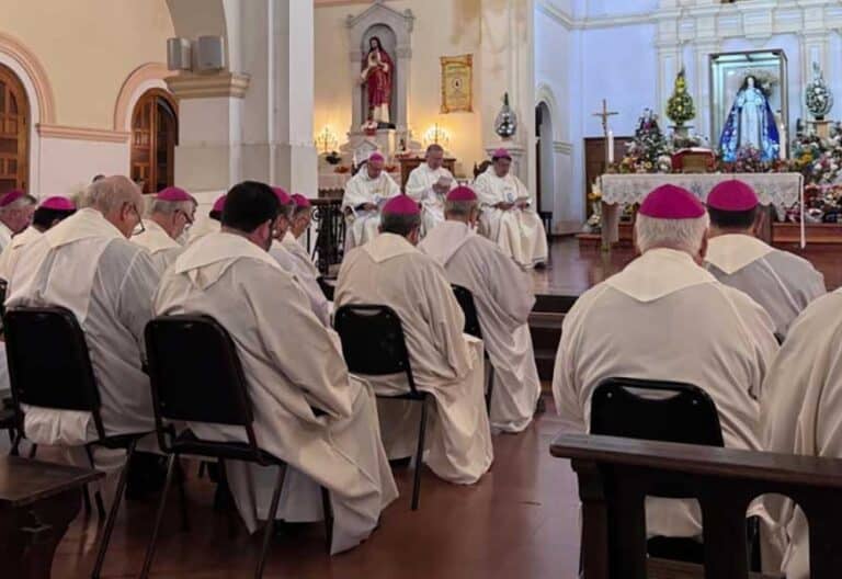 Los obispos chilenos llaman a ser signo de esperanza