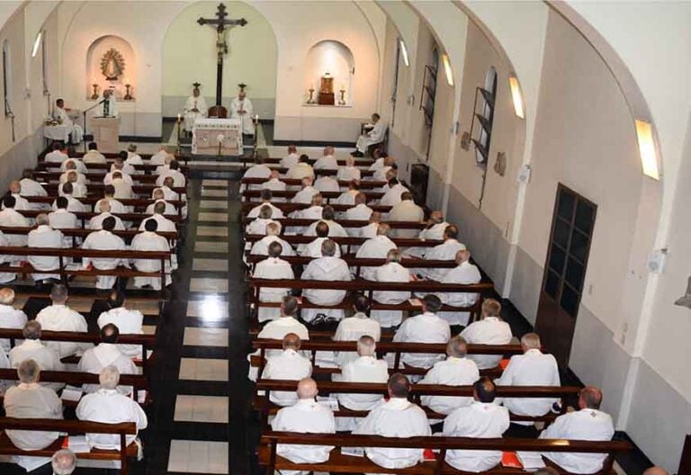 El presidente del Episcopado argentino insistió en la inclusión de todos en el banquete del Señor