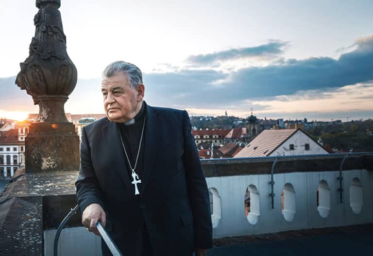 Praga reza ante el grave estado de salud del cardenal Duka