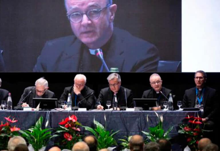 La Comisión de Protección de Menores reclama a los obispos una mayor transparencia para