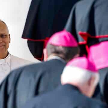 León XIV, con un grupo de obispos en una audiencia jubilar