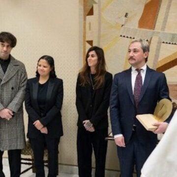 León XIV a Laura Pausini: “Soy tu fan desde San Remo 93”