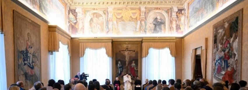 León XIV: “El contacto con quien no tiene poder es una vía inmediata para encontrarse con