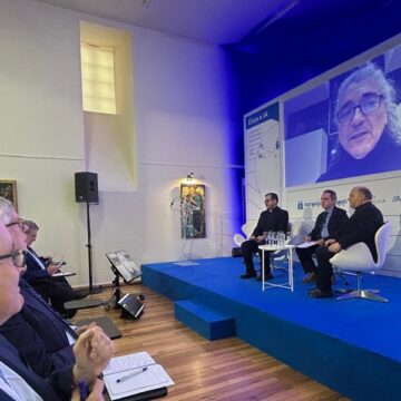 Mesa redonda sobre la IA celebrada en Santiago de Compostela