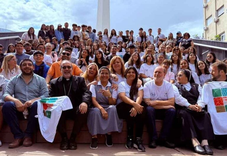 Los estudiantes argentinos, “con alas y raíces”