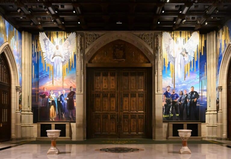 Mural obra de A. Cvijanovic, en la catedral de Saint Patrick de Nueva York