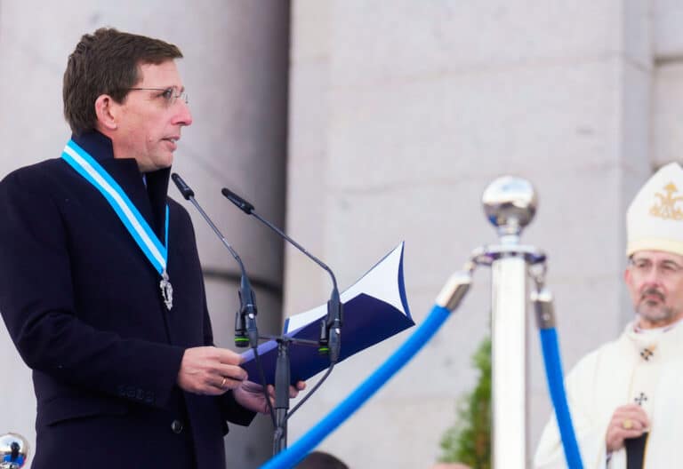El alcalde de Madrid, José Luis Martínez-Almeida, renueva el Voto de la Villa
