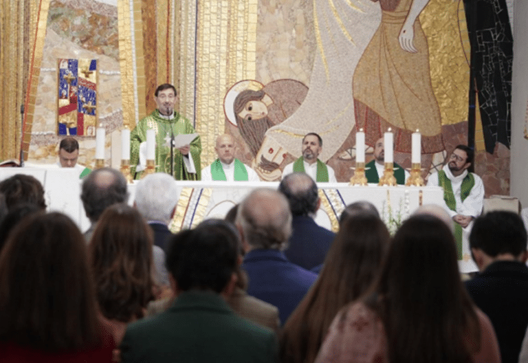 El cardenal Cobo, ante los propagandistas: “No se trata de legitimar modelos políticos o