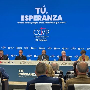 Mesa de apertura del Congreso Católicos y Vida Pública 2025