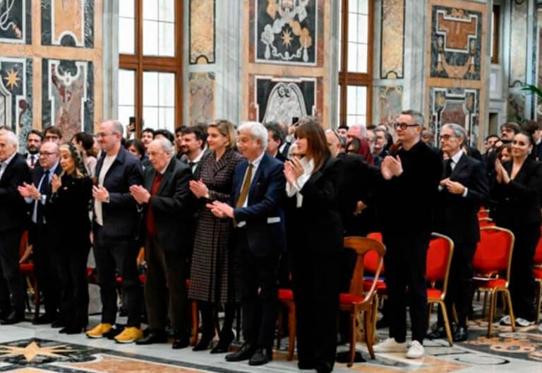 León XIV reivindica ante los actores que “el cine es mucho más que una simple pantalla”