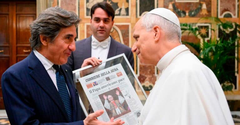 El papa León XIV, en audiencia con comunicadores de Milán